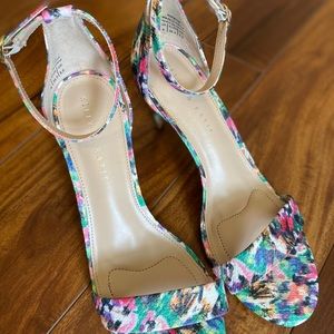 Kelly & Katie multicolor Sandle heels
